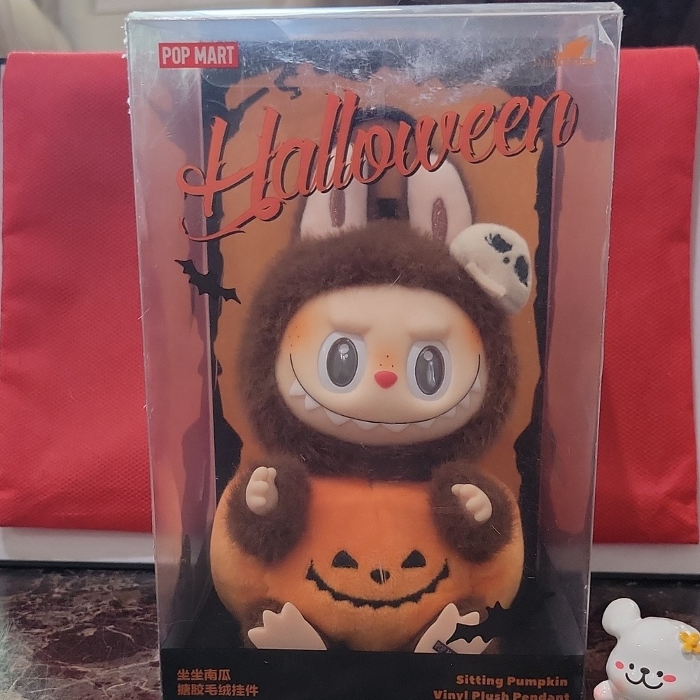 POP MART Sitting Pumpkin Plush Pendant Halloween Animation Vinyl Boxed